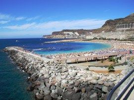 Amadores is an artificial beach and breakwater with imported coral sand.